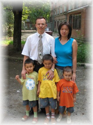 Пастор с семьёй